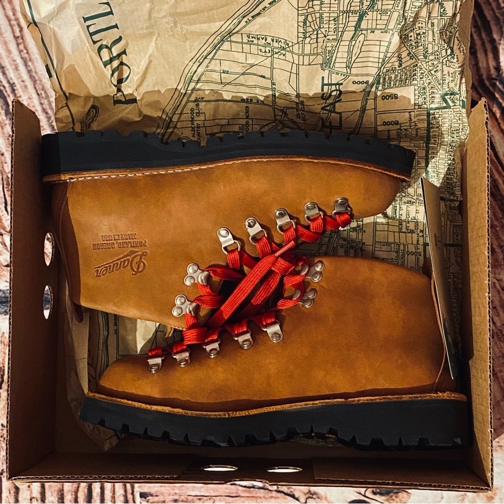 Danner Mountain Light Cascade Boots - Picture 9 of 12